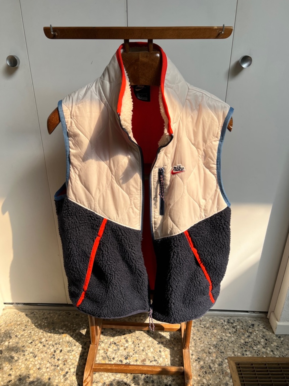 Nike SB White/Navy Quilted Sherpa Vest (Size Large)